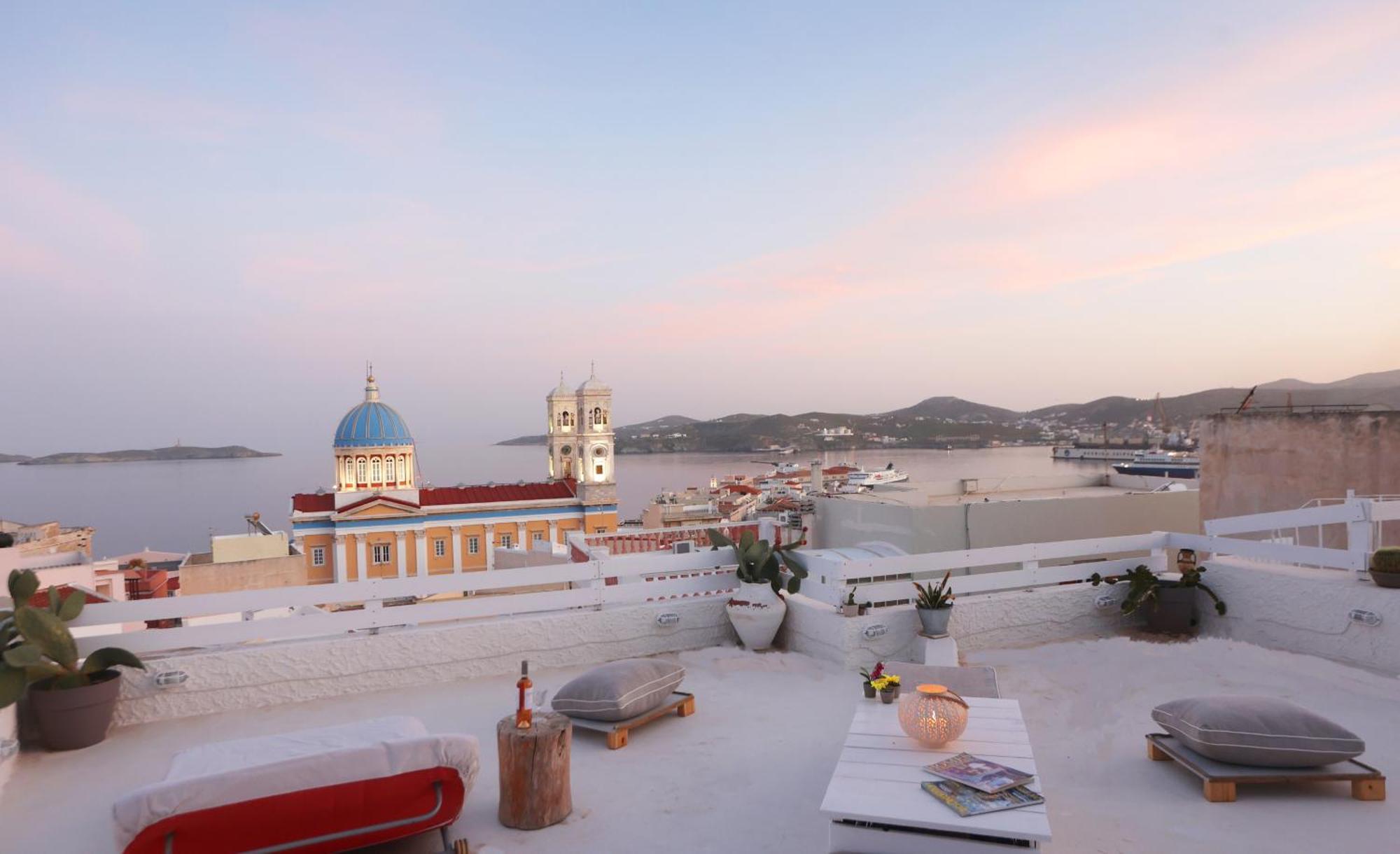 San Nikolas View Guest House Ermoupoli Ngoại thất bức ảnh