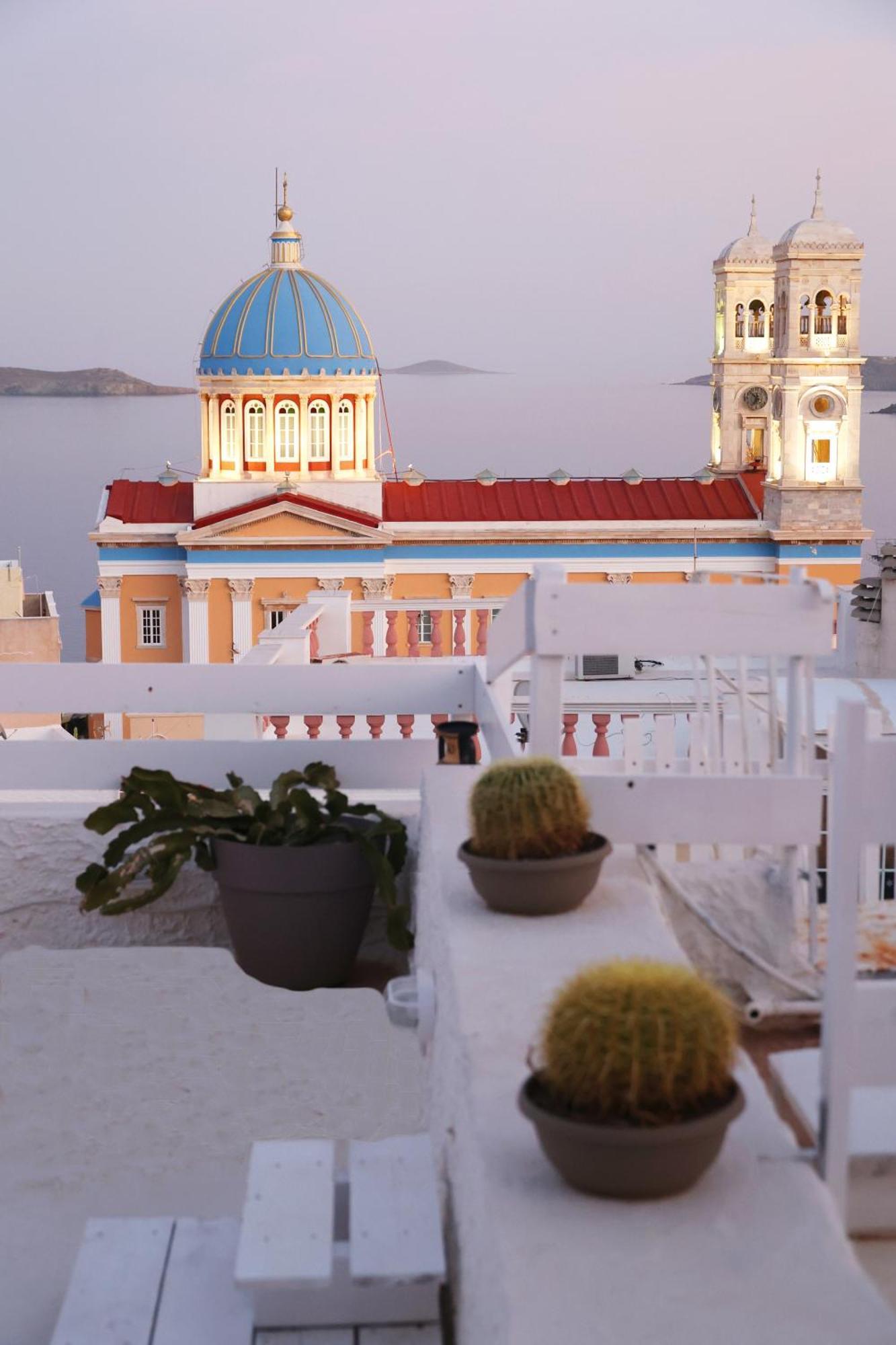 San Nikolas View Guest House Ermoupoli Ngoại thất bức ảnh